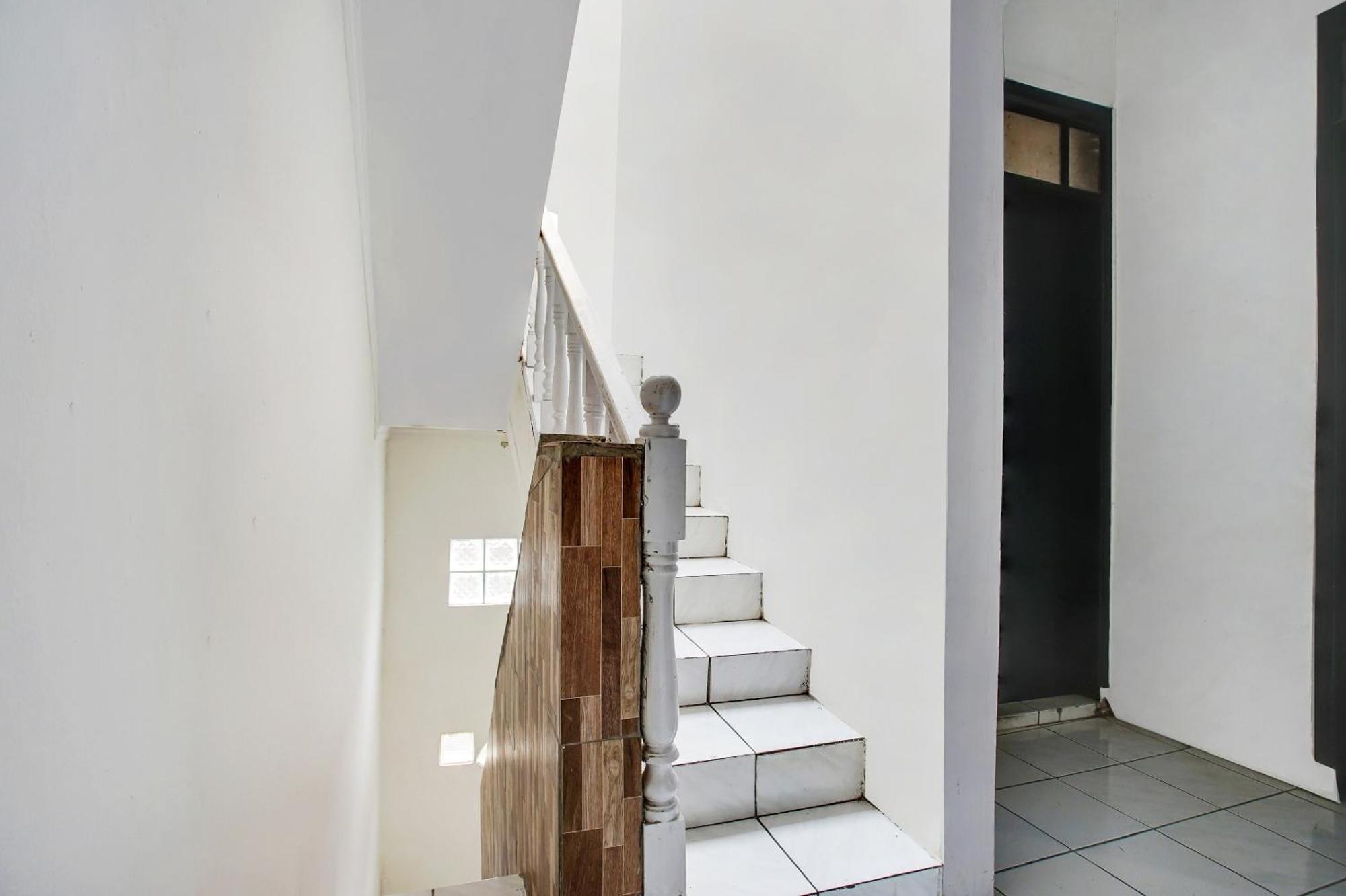Spot On 91117 Sriwijaya Residence Syariah Бандунг Екстериор снимка